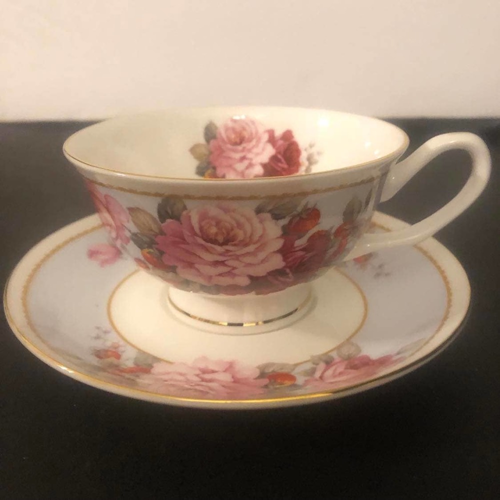 Stechcol Gracie Roses and Strawberries Teacup and Saucer